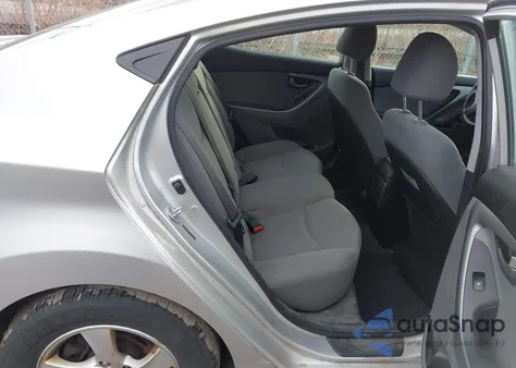 2015 Hyundai Elantra Se z USA, uszkodzony, nr VIN 5NPDH4AE4FH547697